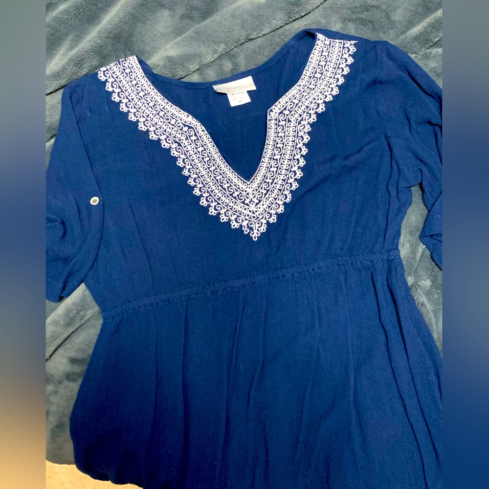 embroidery V-neck Maternity top